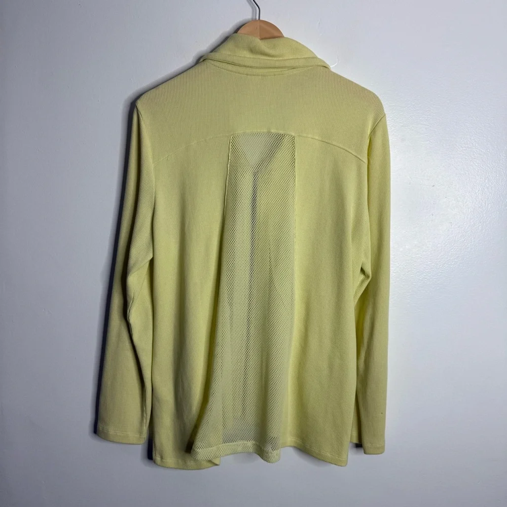 Chico’s Zenergy Light Yellow Jacket‎ Mesh Detail w/ Pockets Large Chico’s Size 2